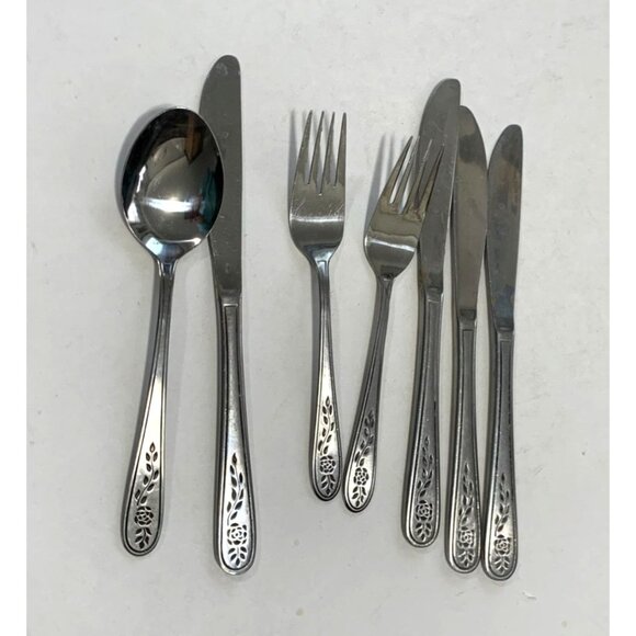Rogers Flower Leaves Rose Stainless Steel Lot of 7 Little Forks 2 Teaspoon 1 kni - Picture 1 of 3
